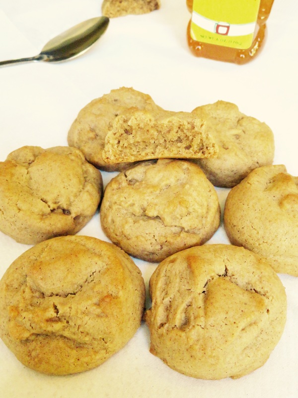 Pumpkin Spice Honey Cookies - perfectly spiced cookies with a touch of sweetness that are perfect for fall! - Kate's Sweets