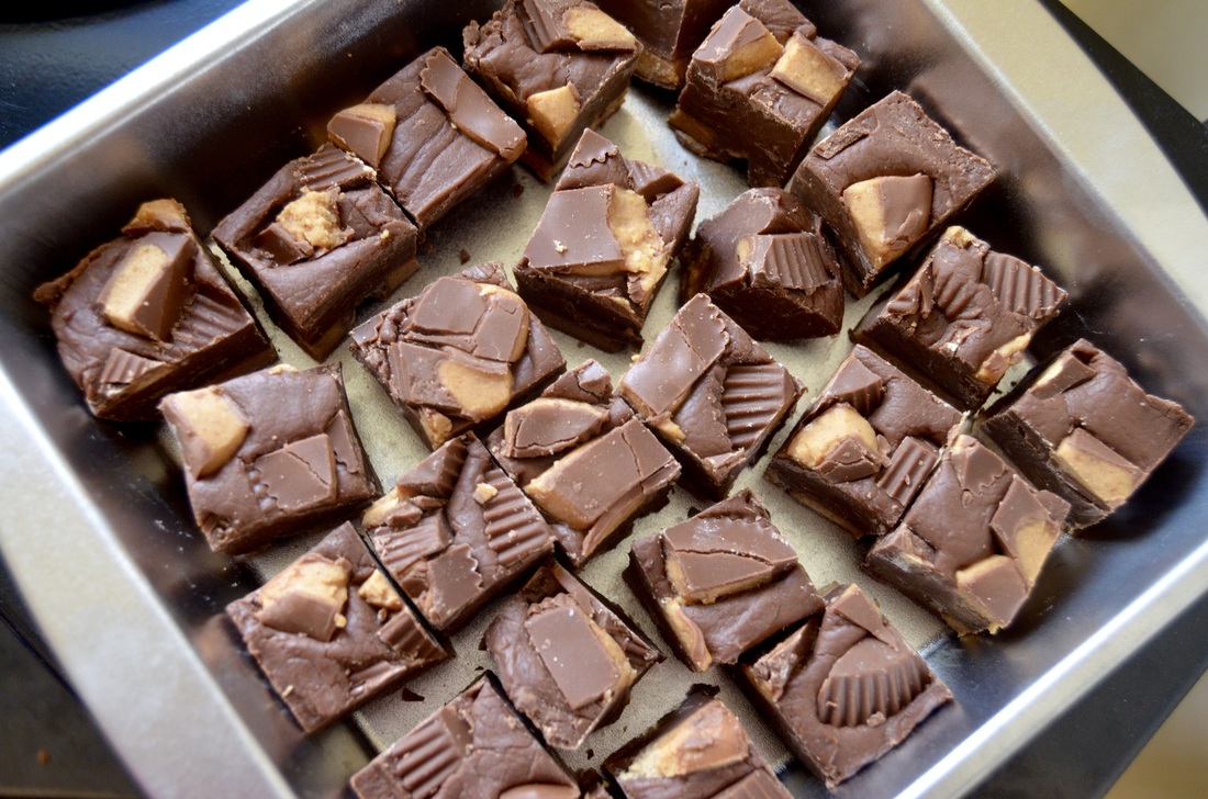 Chocolate Peanut Butter Cup Fudge - A simple, delicious recipe for chocolate peanut butter cup fudge that only uses three ingredients and a microwave! - Kate's Sweets