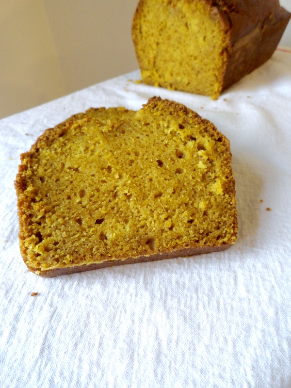 Easy Pumpkin Bread - A simple recipe for moist pumpkin brad full of pumpkin spice! - Kate's Sweets